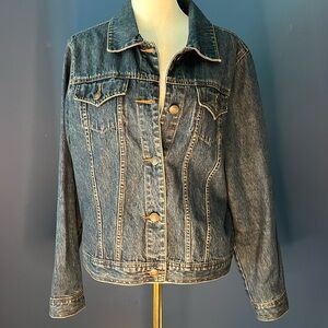 Sonoma- western cut women jean jacket, sz M, silver buttons, back yoke, 4 pocket